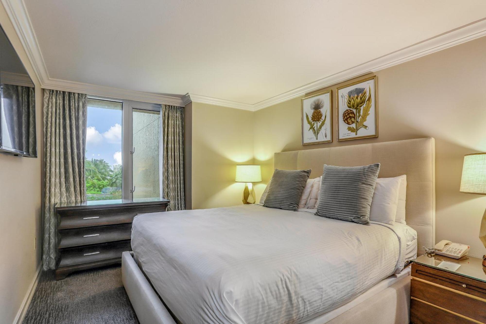 Marco Beach Ocean Resort IV Marco Island Room photo